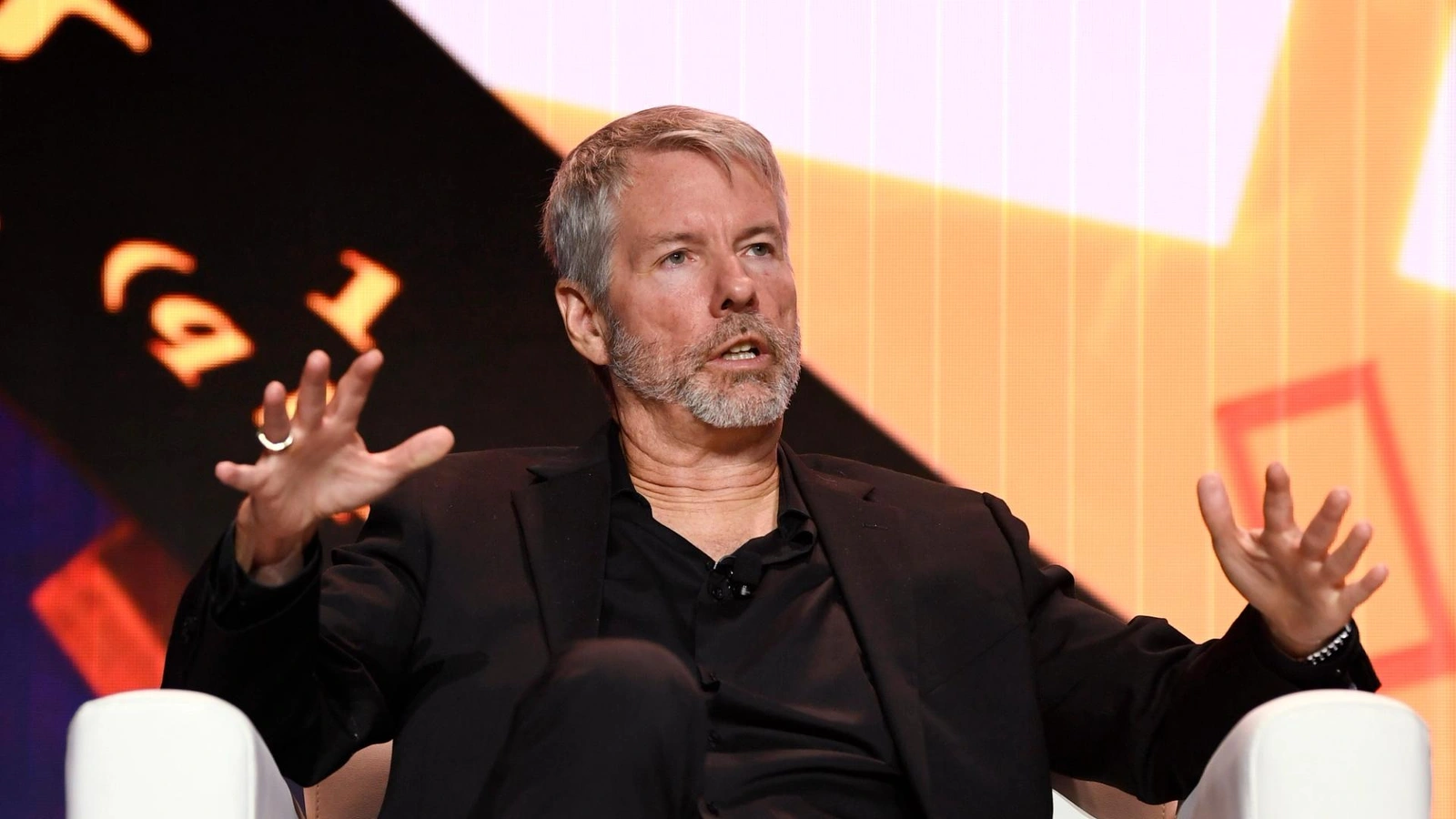 Michael Saylor says the new Bitcoin cleanup plan BIP-110 is a bad idea, with 110 reasons.