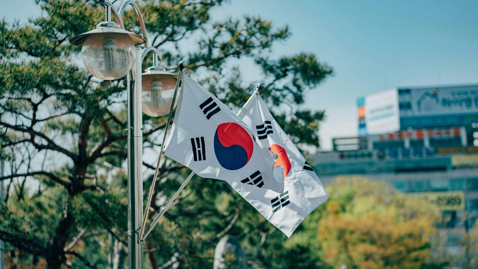 South Korea blocks Polymarket, joining more than 30 jurisdictions restricting access.